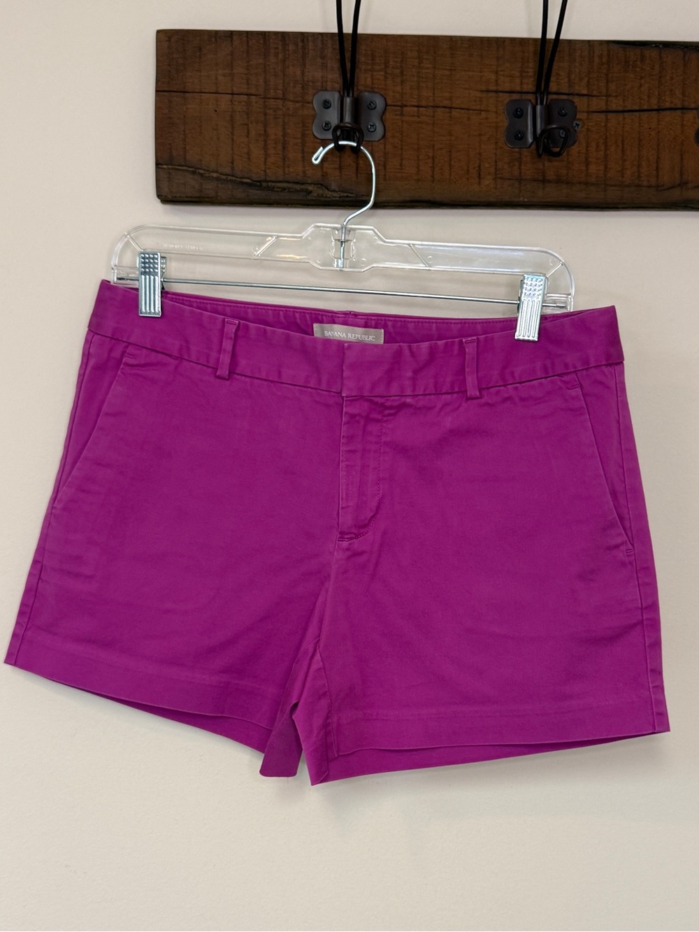 Banana Republic: Women's Purple Chino Short, Size 6
